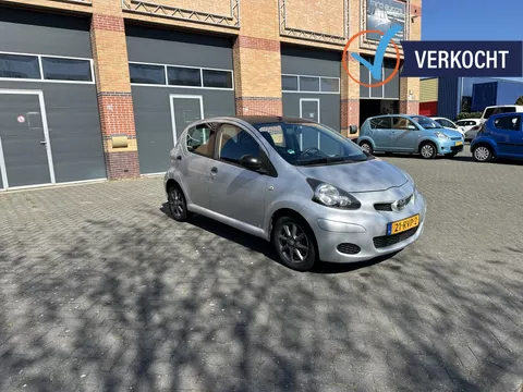 Toyota Aygo VERKOCHT 1.0-12V Cool 5DRS Airco Sportief NAP!